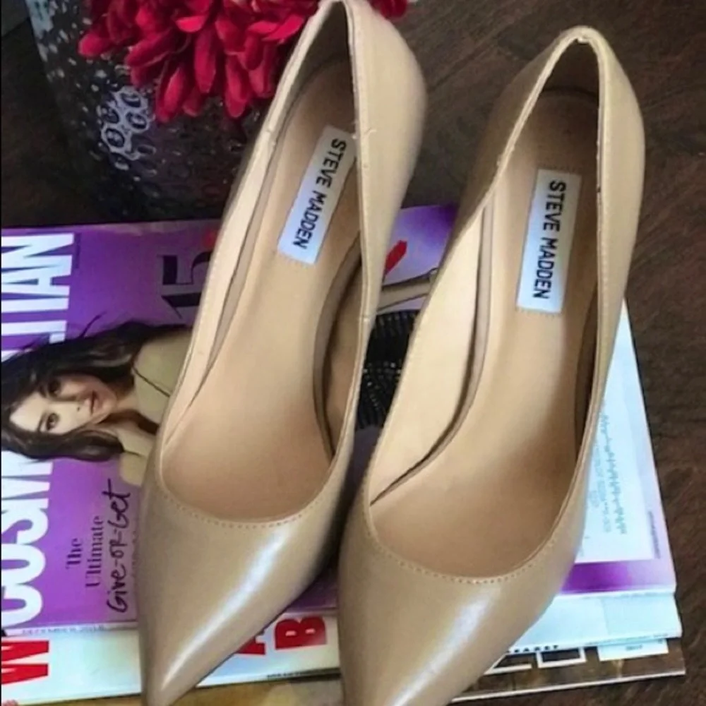 Steve Madden Nude Pumps Heels - Picture 4 of 5